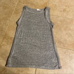 Gap stretch tank